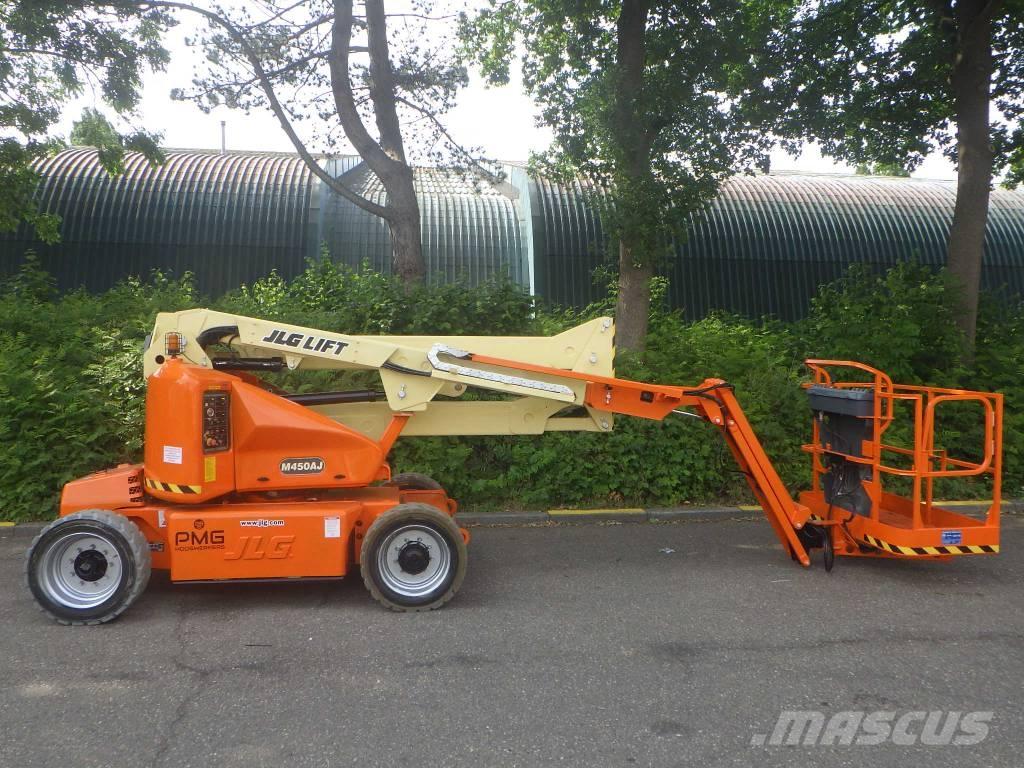 JLG M450AJ 曲臂高空工作平台