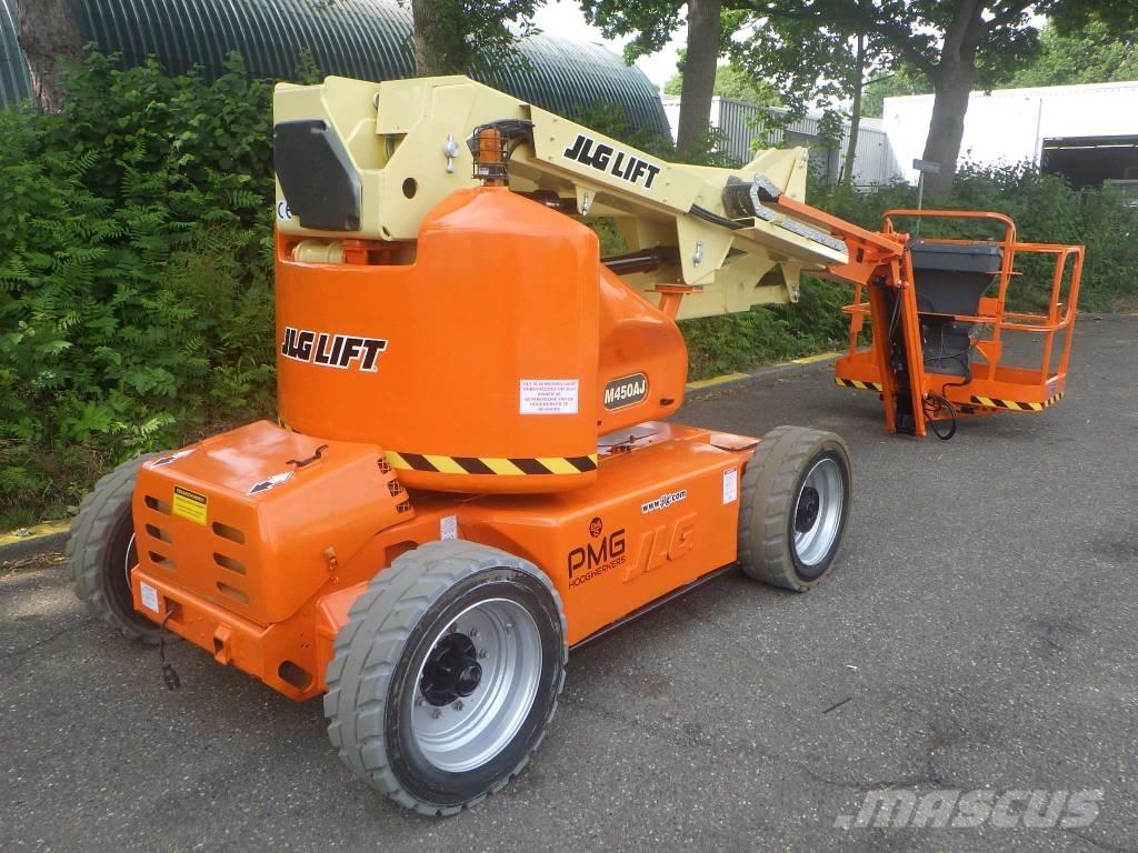 JLG M450AJ 曲臂高空工作平台