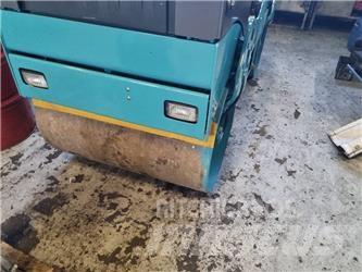 Bomag BW 100 AD-4 双轮压路机