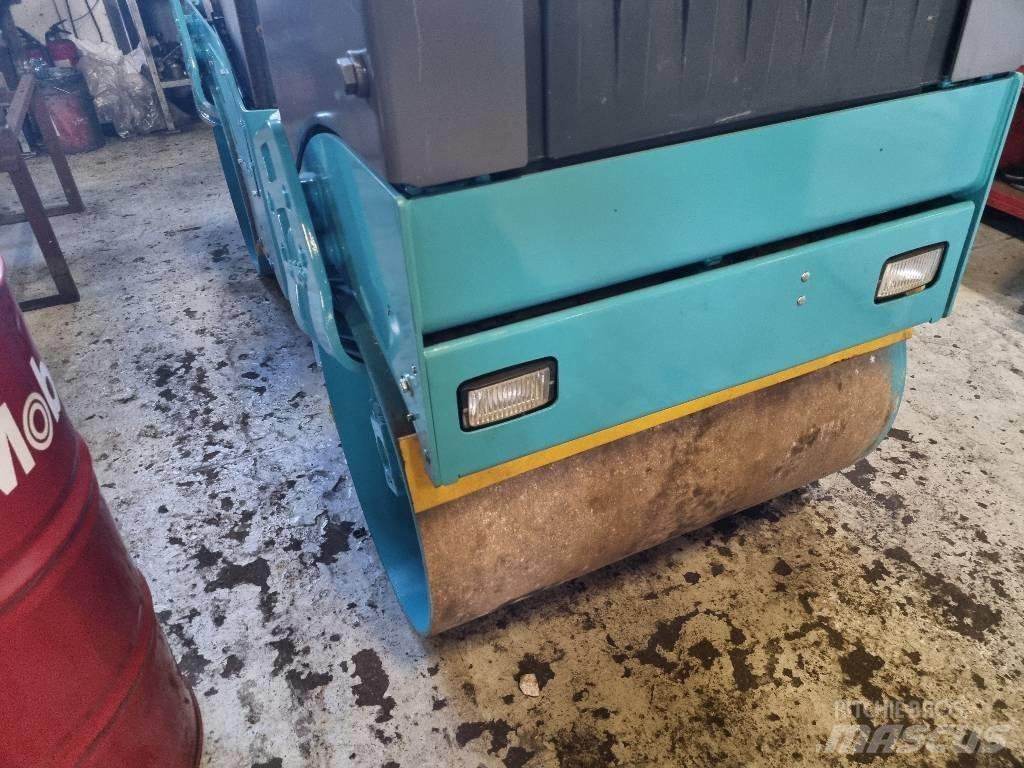 Bomag BW 100 AD-4 双轮压路机
