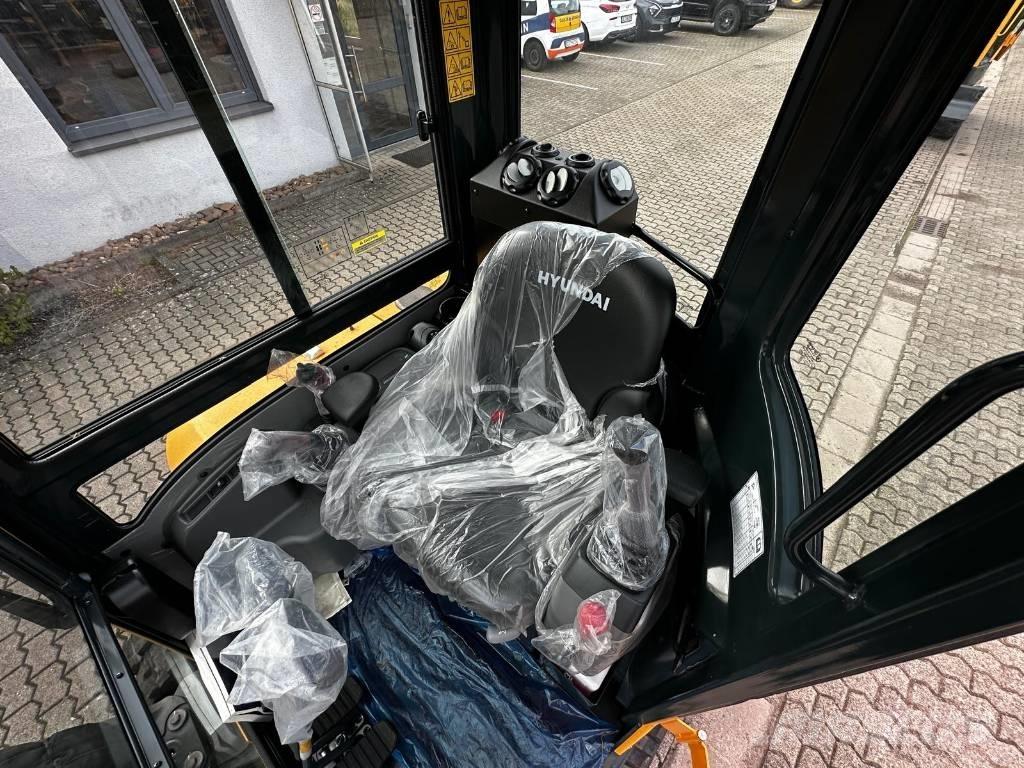 Hyundai R35Z 9A 小型挖掘机