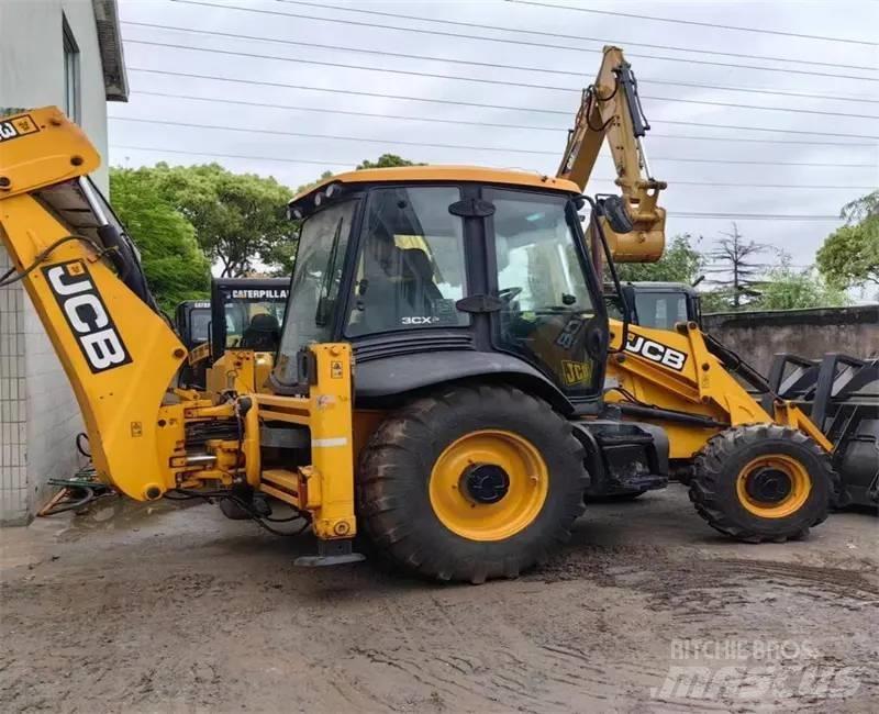 JCB 3CX 反铲装载机