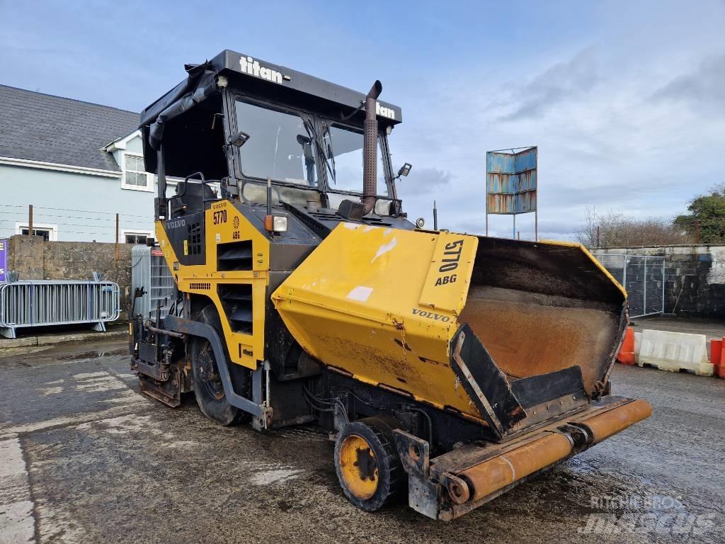 Volvo ABG Titan 5770 沥青摊铺机