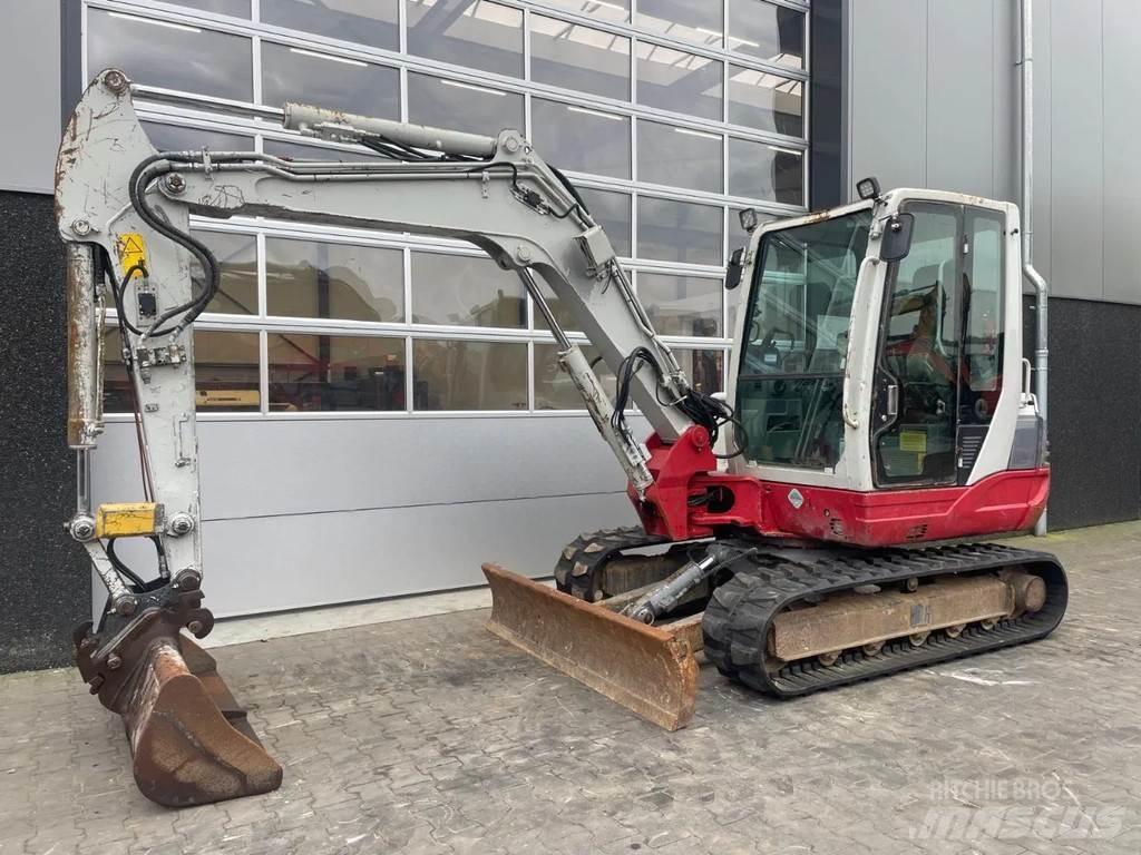Takeuchi TB250 小型挖掘机