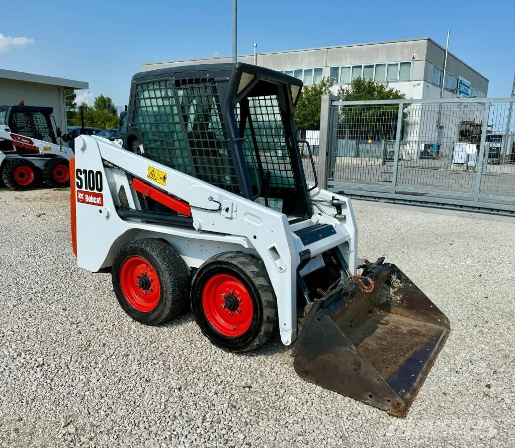 Bobcat S 100 滑移装载机