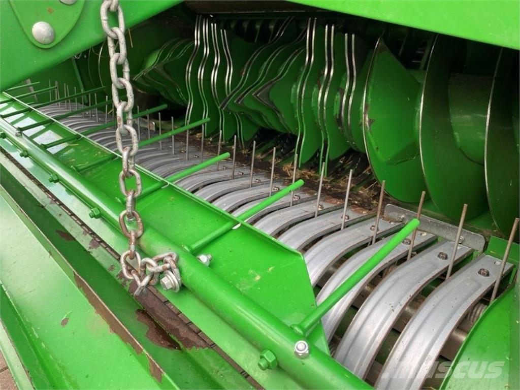 John Deere V 451 M 圆捆打捆机