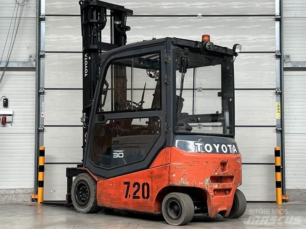 Toyota 8FBMT30 电动叉车