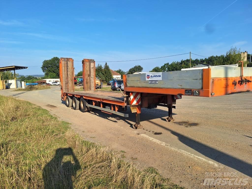  Zrůst N25.31-Z01 低平板半挂车