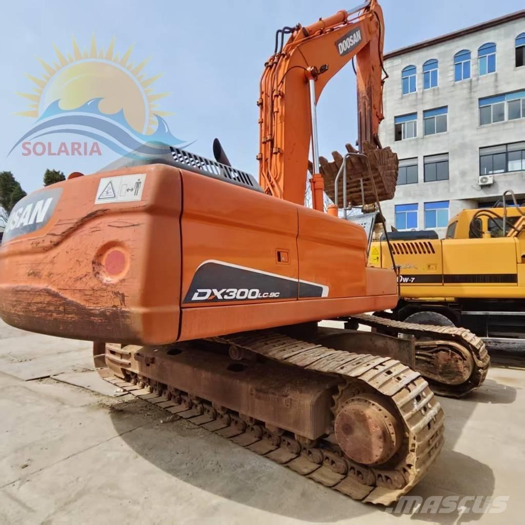 Doosan DX 300 LC 履带挖掘机