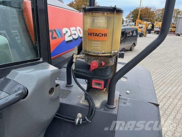 Hitachi ZW 250-6 轮式装载机