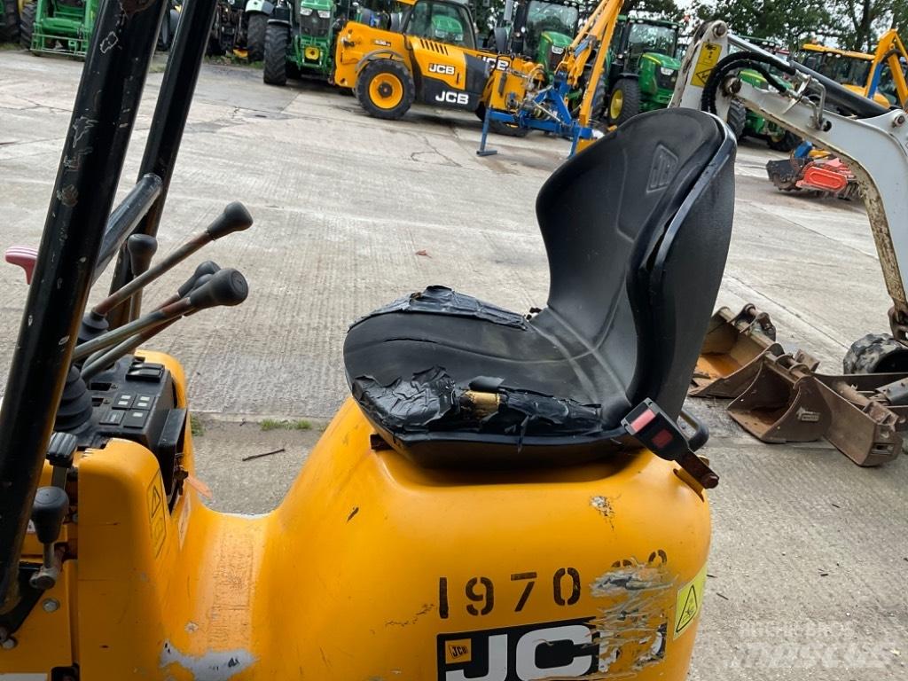 JCB 8008 CTS 小型挖掘机