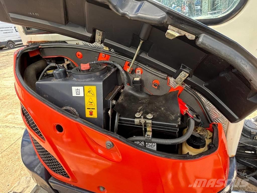 Kubota U 25-3 小型挖掘机