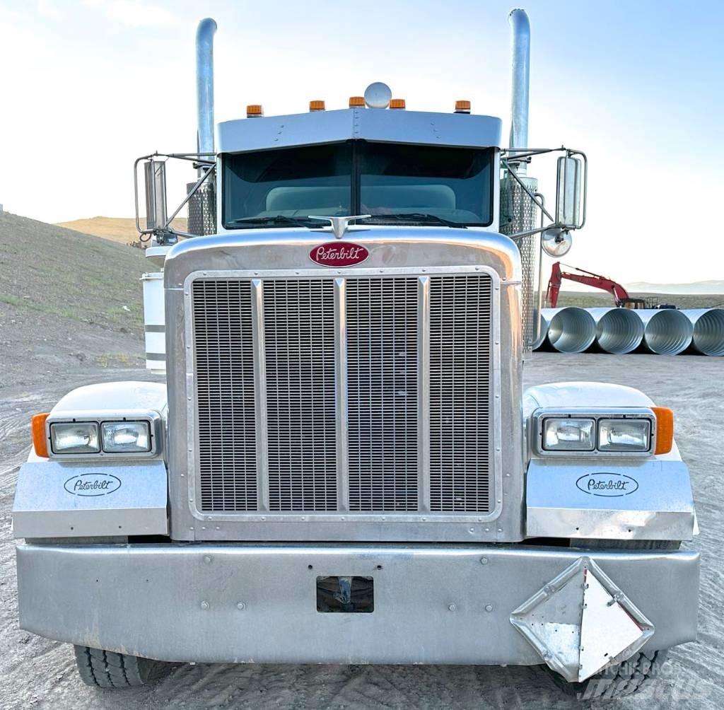 Peterbilt 000 油罐车