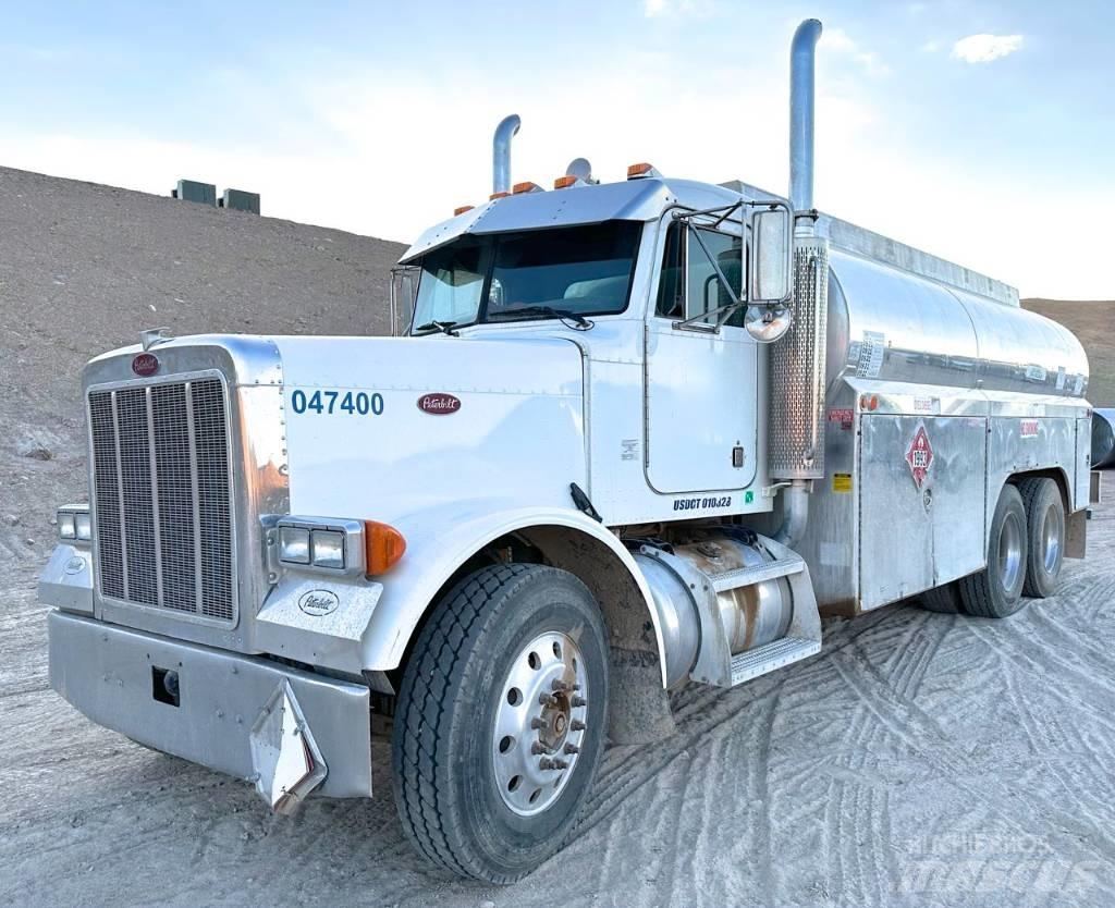 Peterbilt 000 油罐车