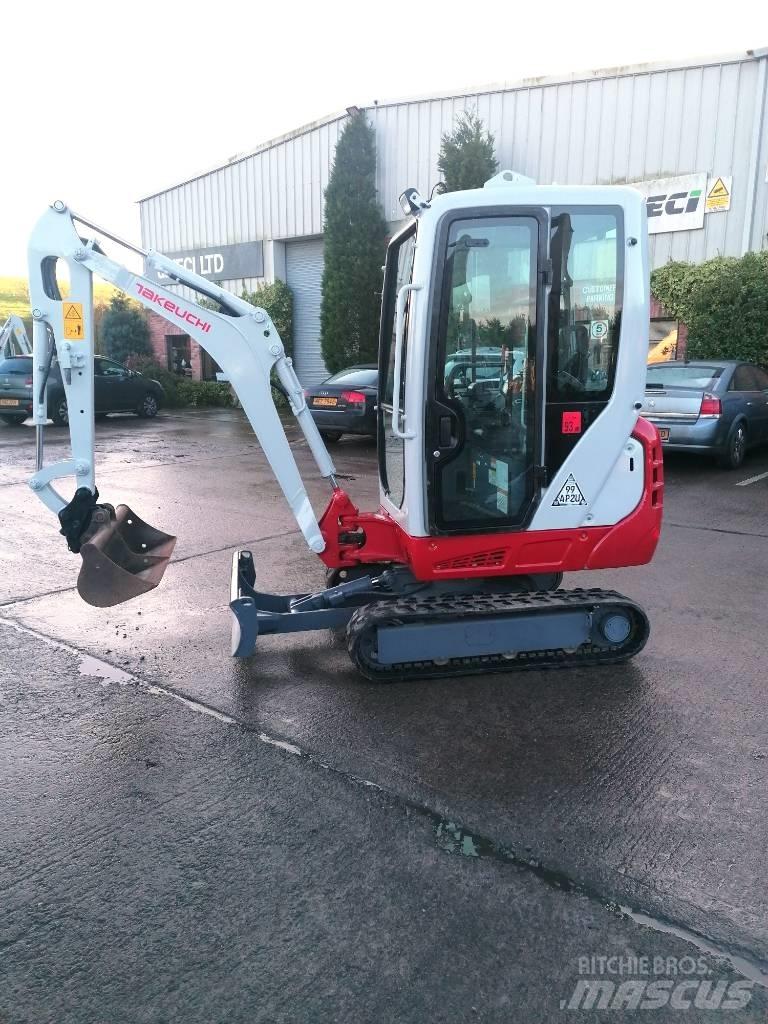Takeuchi TB216 小型挖掘机