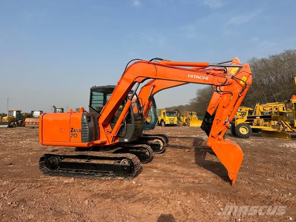 Hitachi ZX 70 中型挖掘机