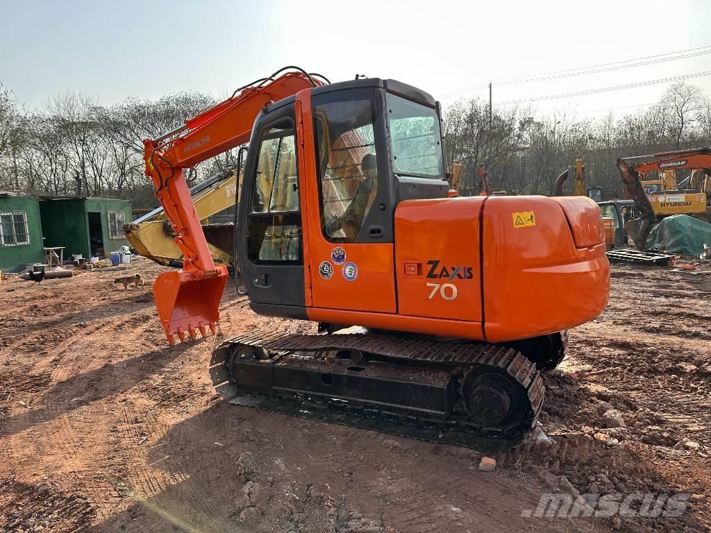 Hitachi ZX 70 中型挖掘机