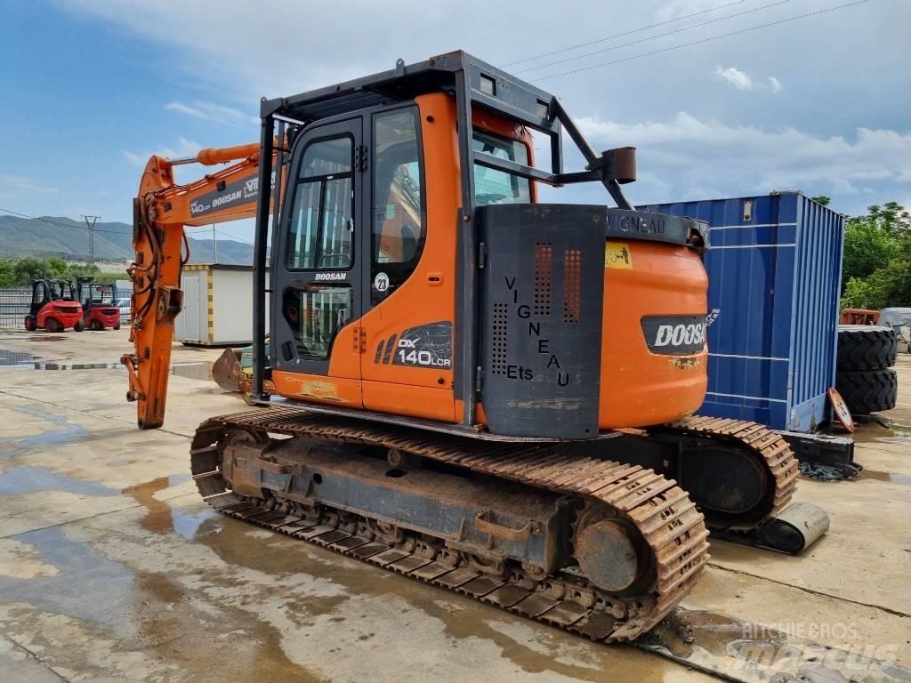 Doosan DX 140 LCR 挖坑机
