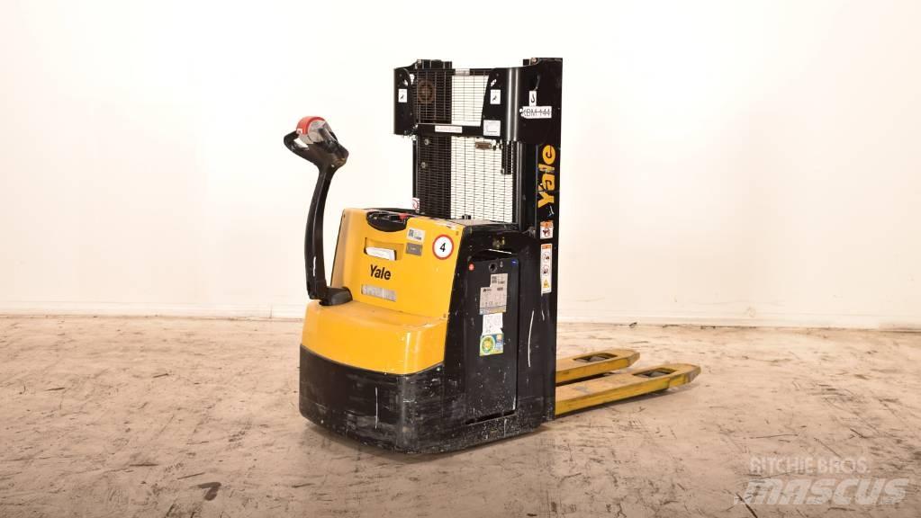 Yale MS 14 AC 手推堆垛车