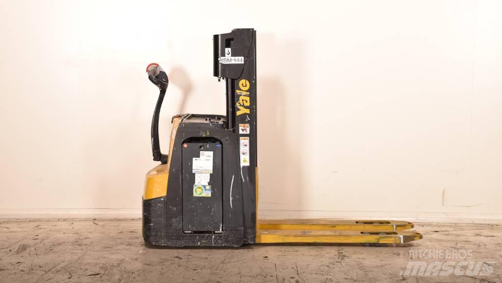 Yale MS 14 AC 手推堆垛车