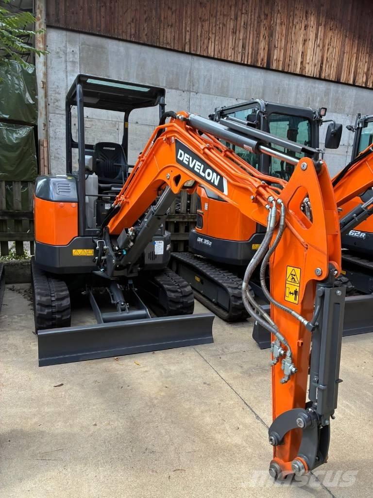 Develon DX 27 Z-7 小型挖掘机