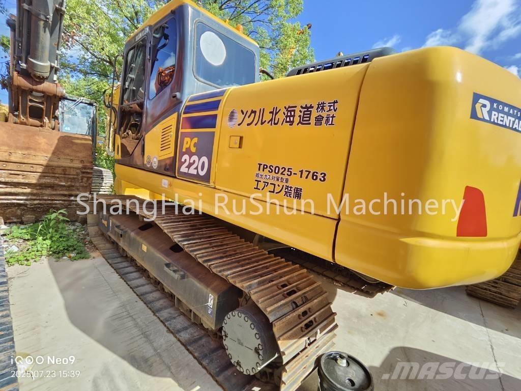 Komatsu 220-7 履带挖掘机