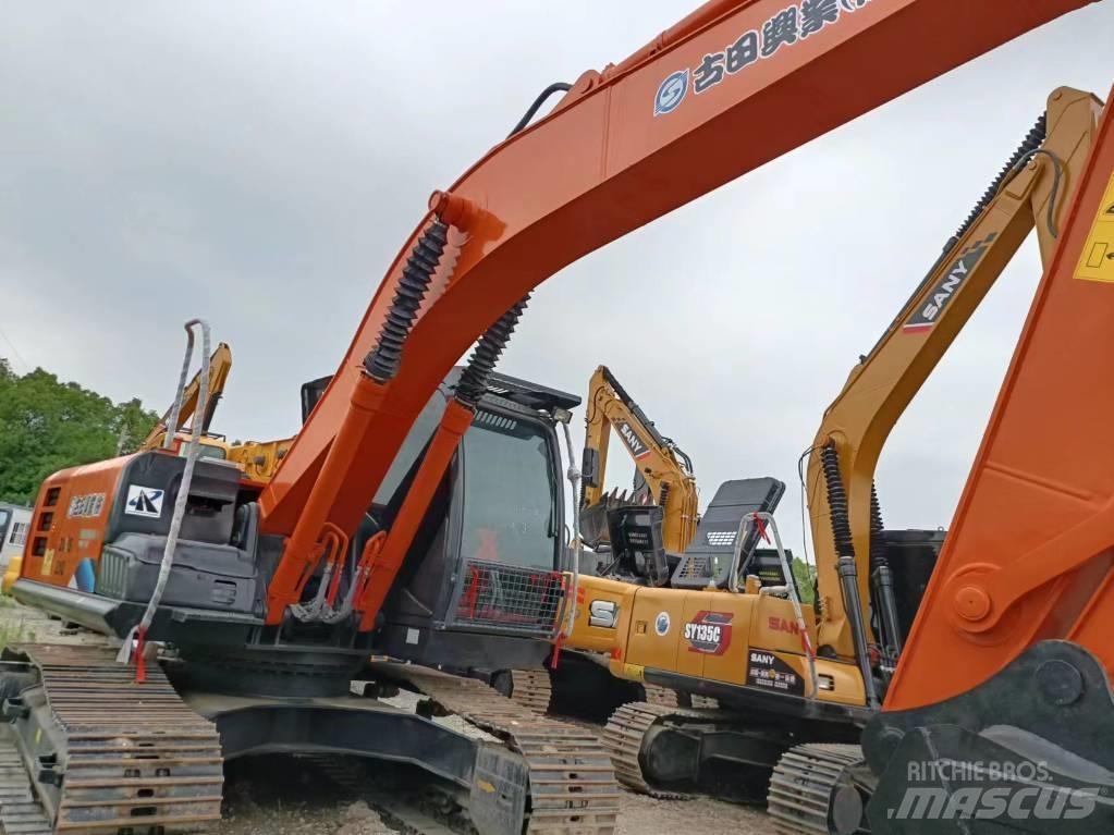 Hitachi ZX210 履带挖掘机