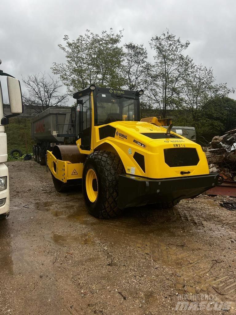 Bomag BW211 D5 单轮压路机