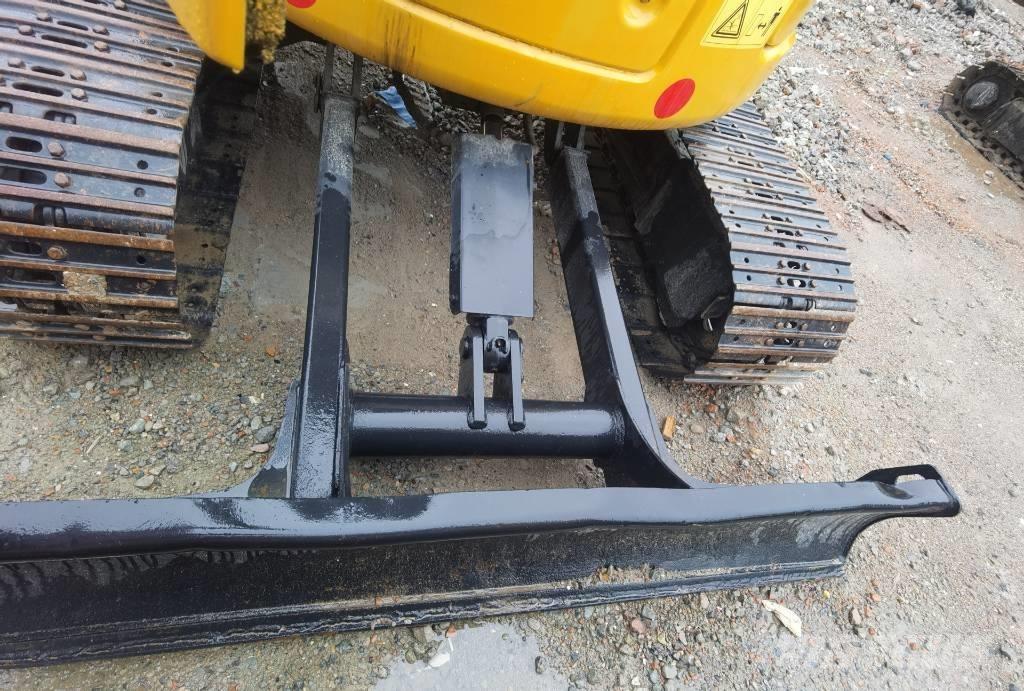 CAT 303.5 E CR 小型挖掘机