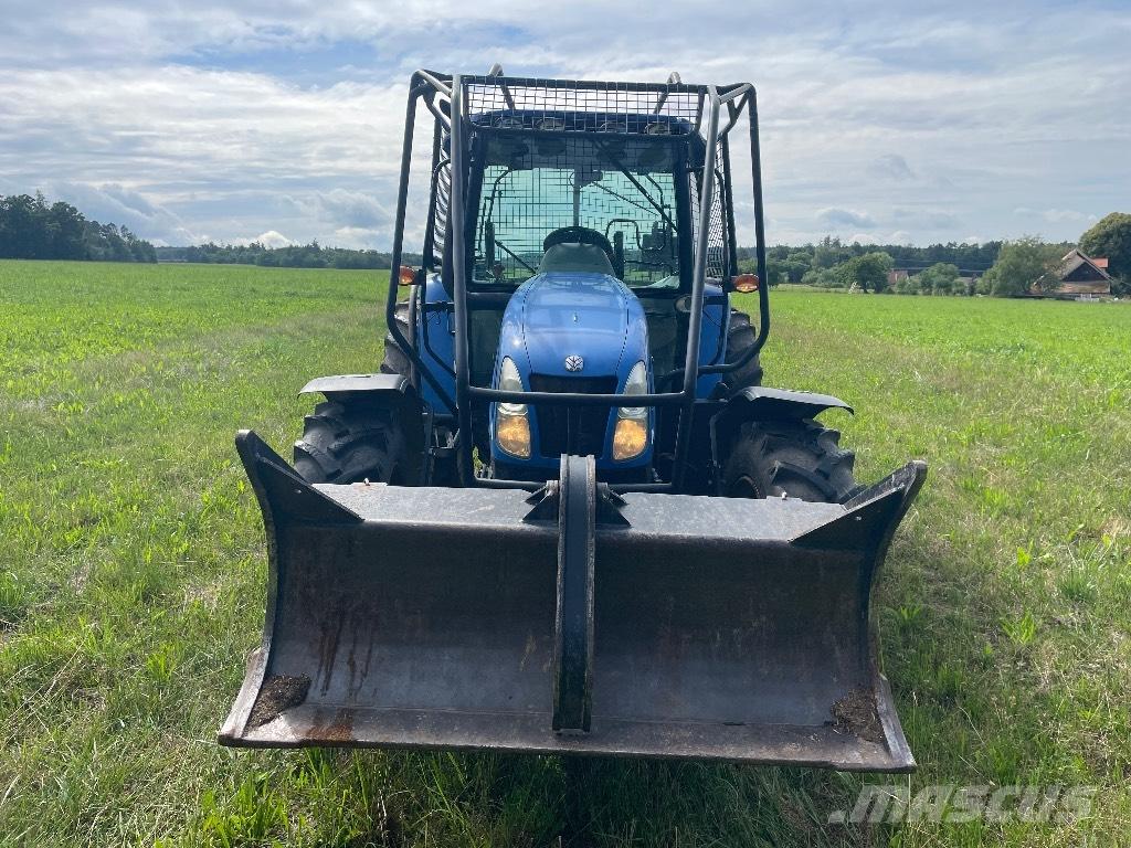 New Holland  T5050 林业拖拉机