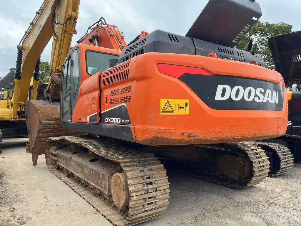 Doosan DX300LC-9C 履带挖掘机