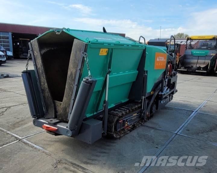 Vögele SUPER 800 沥青摊铺机