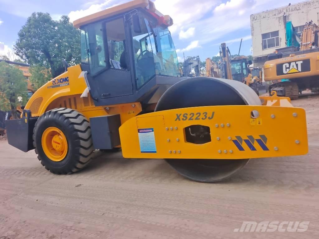 XCMG XS223J 单轮压路机