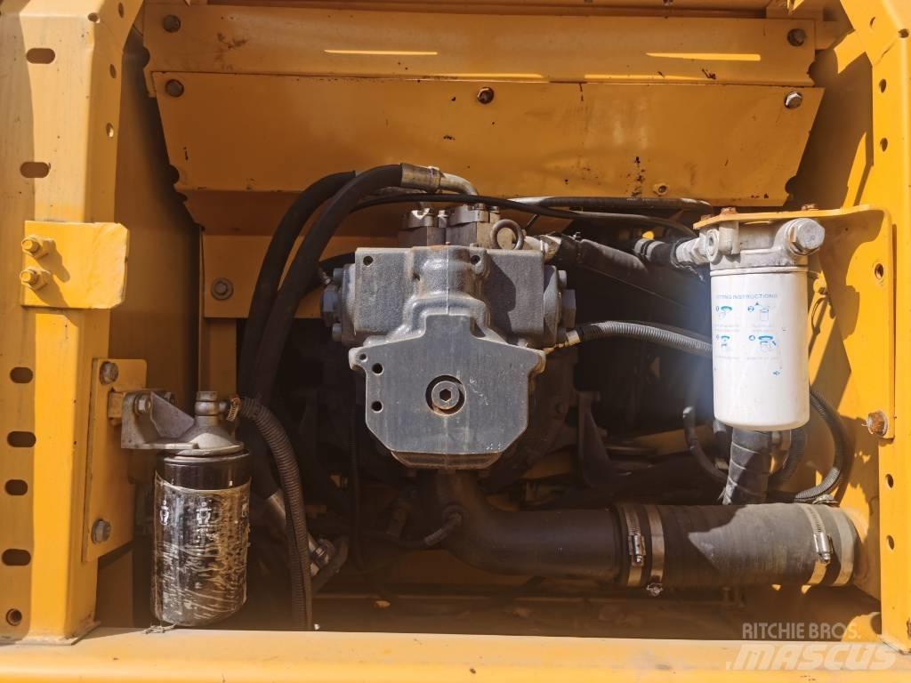 Komatsu PC 220-7 履带挖掘机