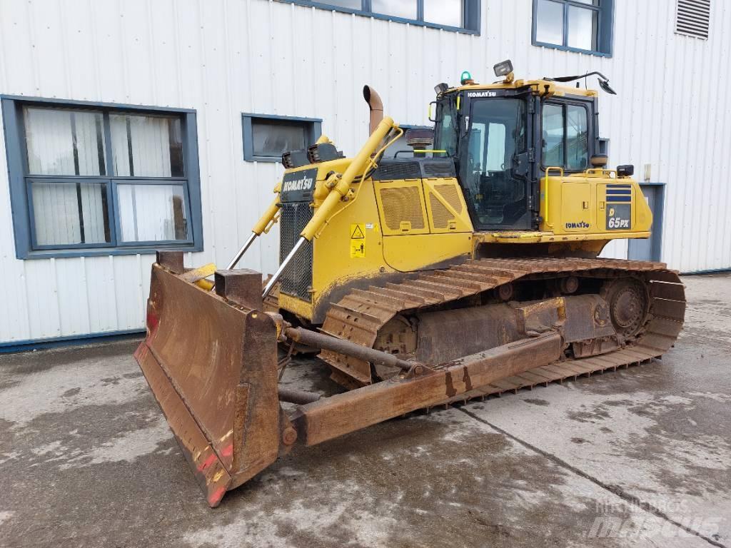 Komatsu D65PX-18 履带式推土机