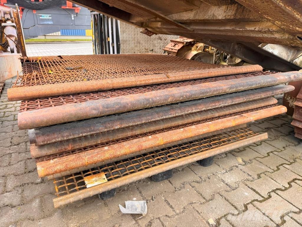 Sandvik QA331 NVT 移动式筛分机