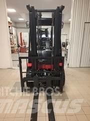 Manitou MI25D 越野叉车|叉装车