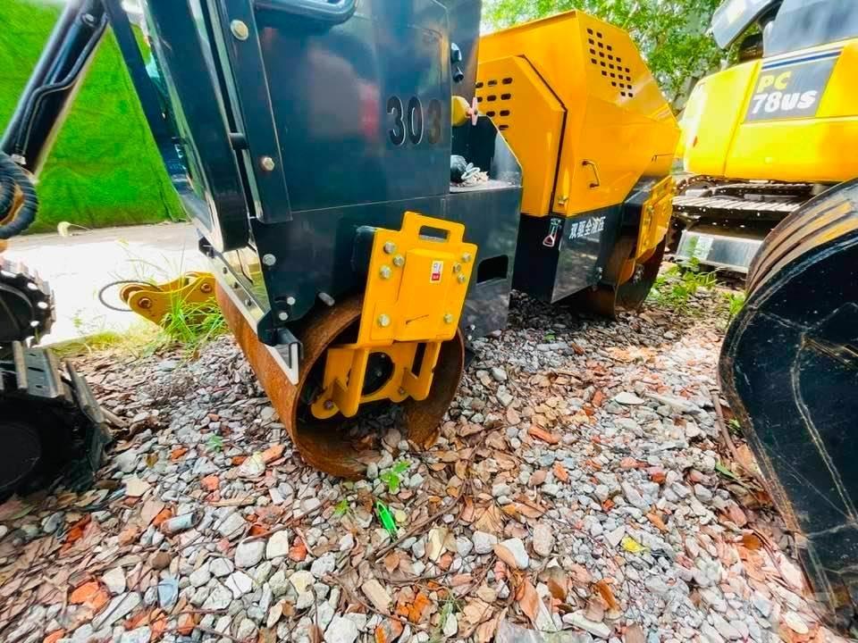 CAT 303 小型挖掘机