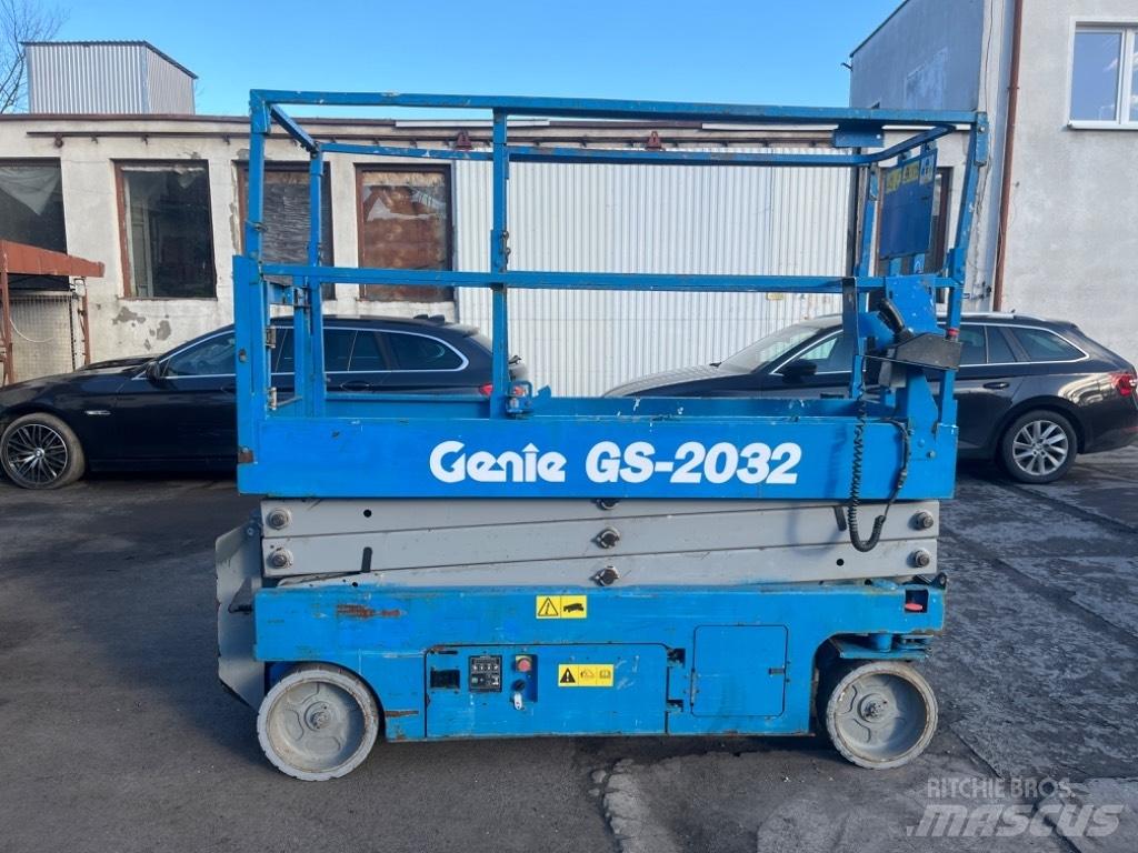 Genie 2032 剪叉式升降机