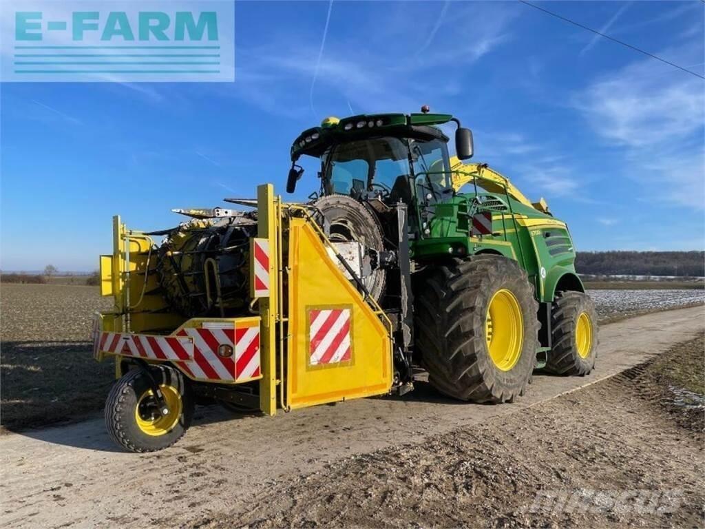 John Deere 8700i 自走式青贮饲料收割机