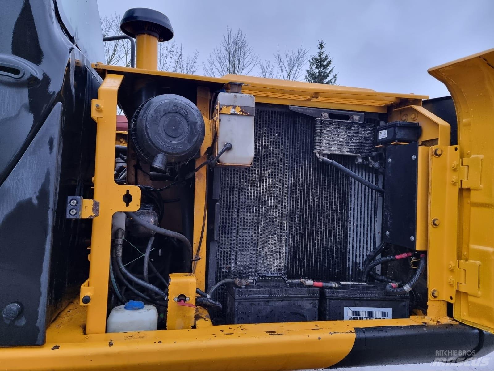 JCB JS 160 LC 履带挖掘机
