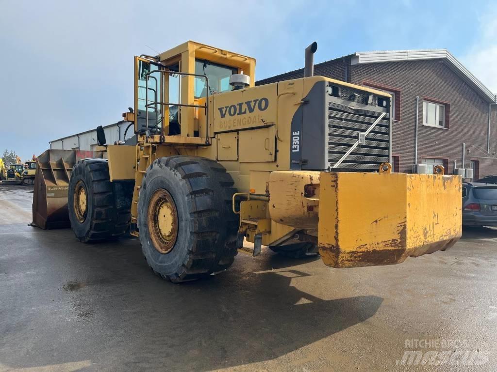 Volvo L 330 E 轮式装载机