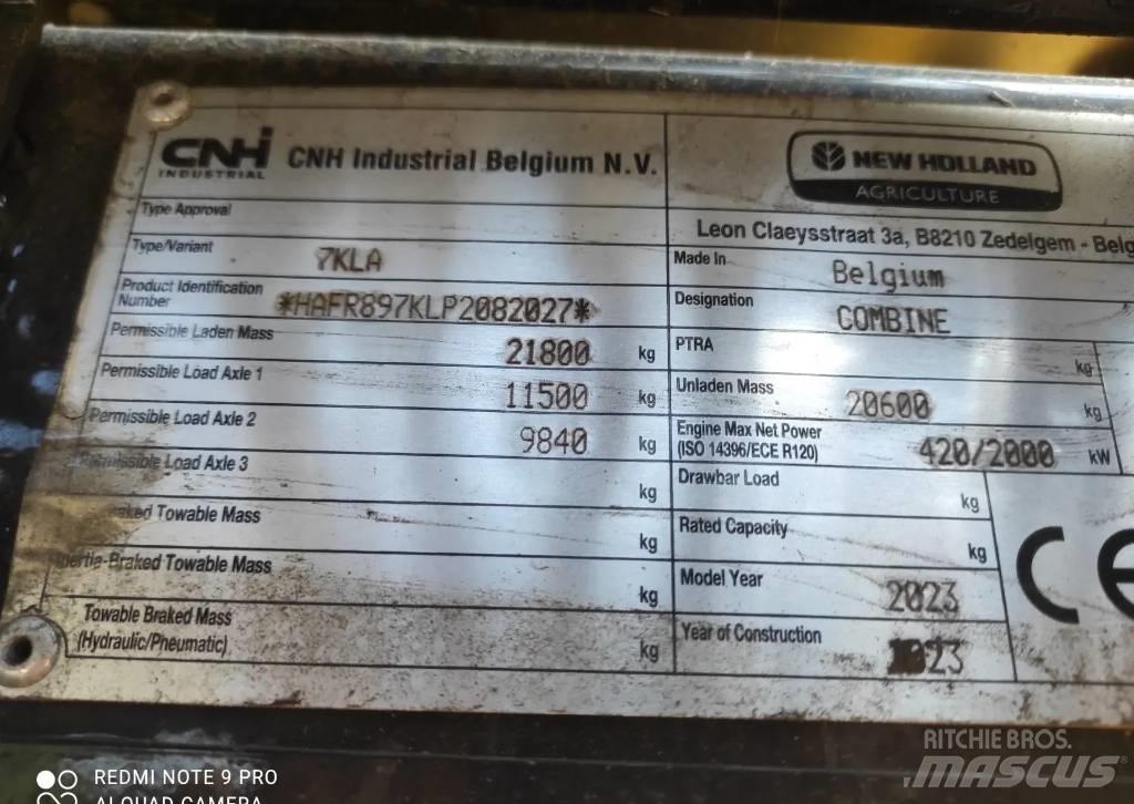 New Holland CR 8.90 联合收割机