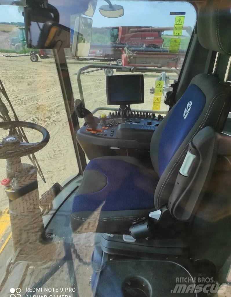 New Holland CR 8.90 联合收割机