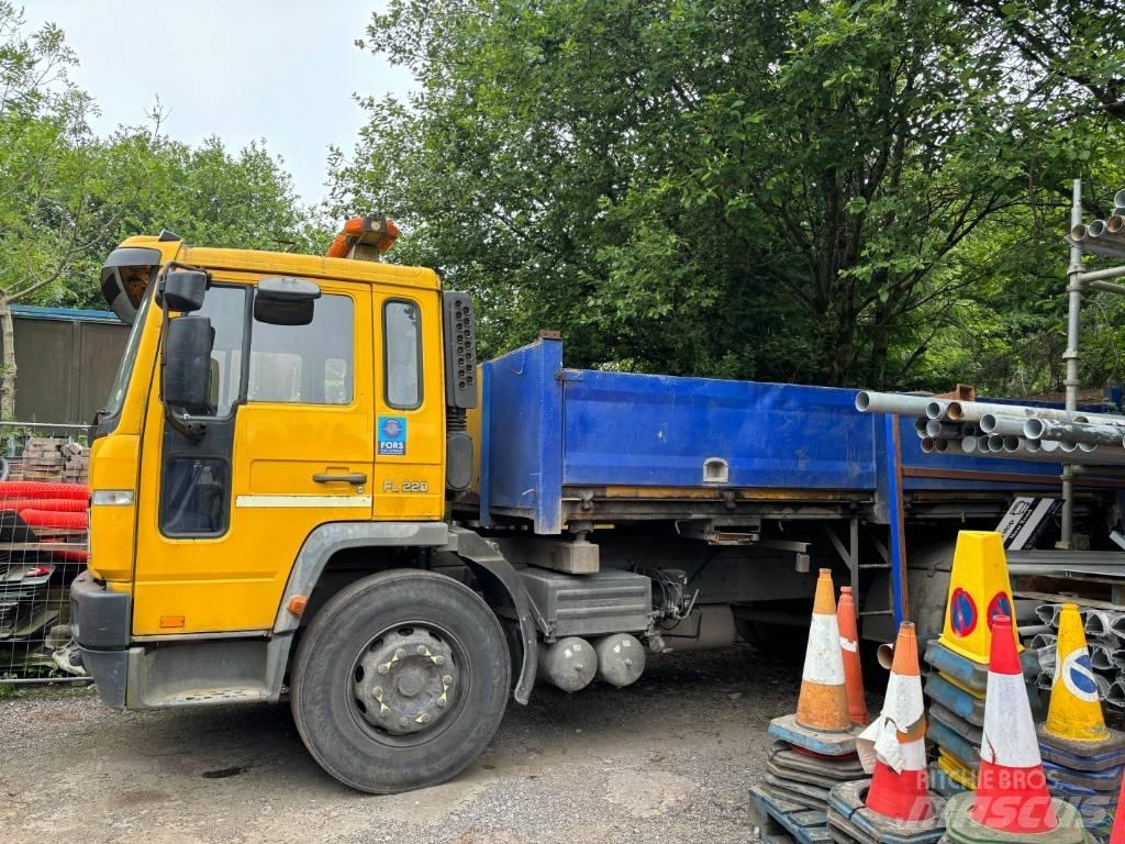 Volvo FL 220 平板栏板货车