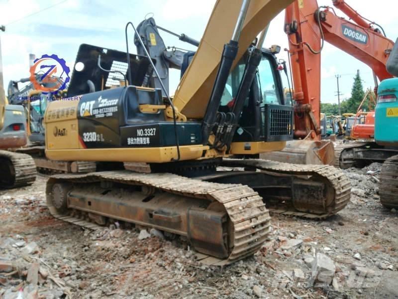 CAT 323 D L 履带挖掘机