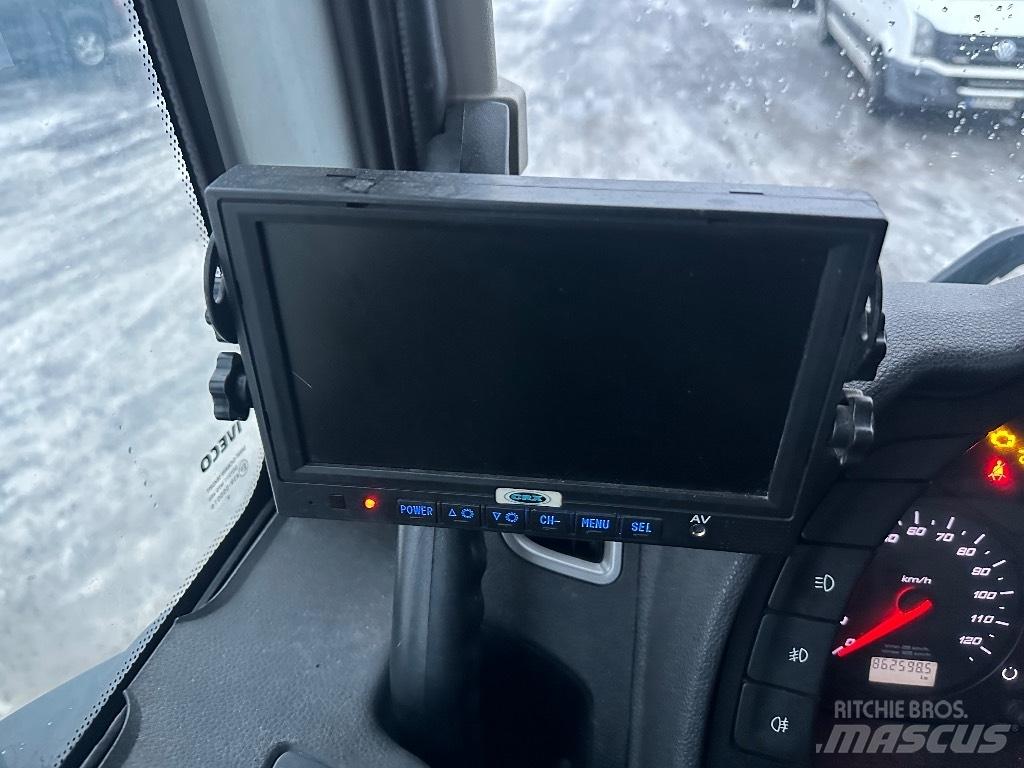Iveco X-Way 560 8x2 工程吊钩车