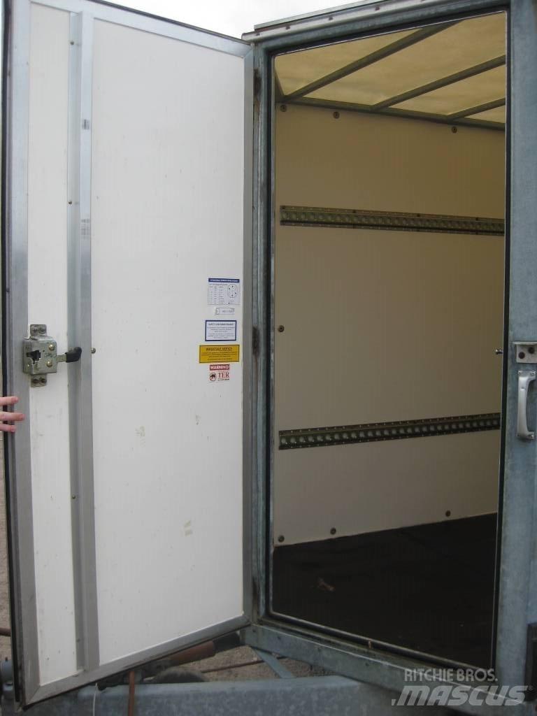 Ifor Williams BV105 厢式拖车