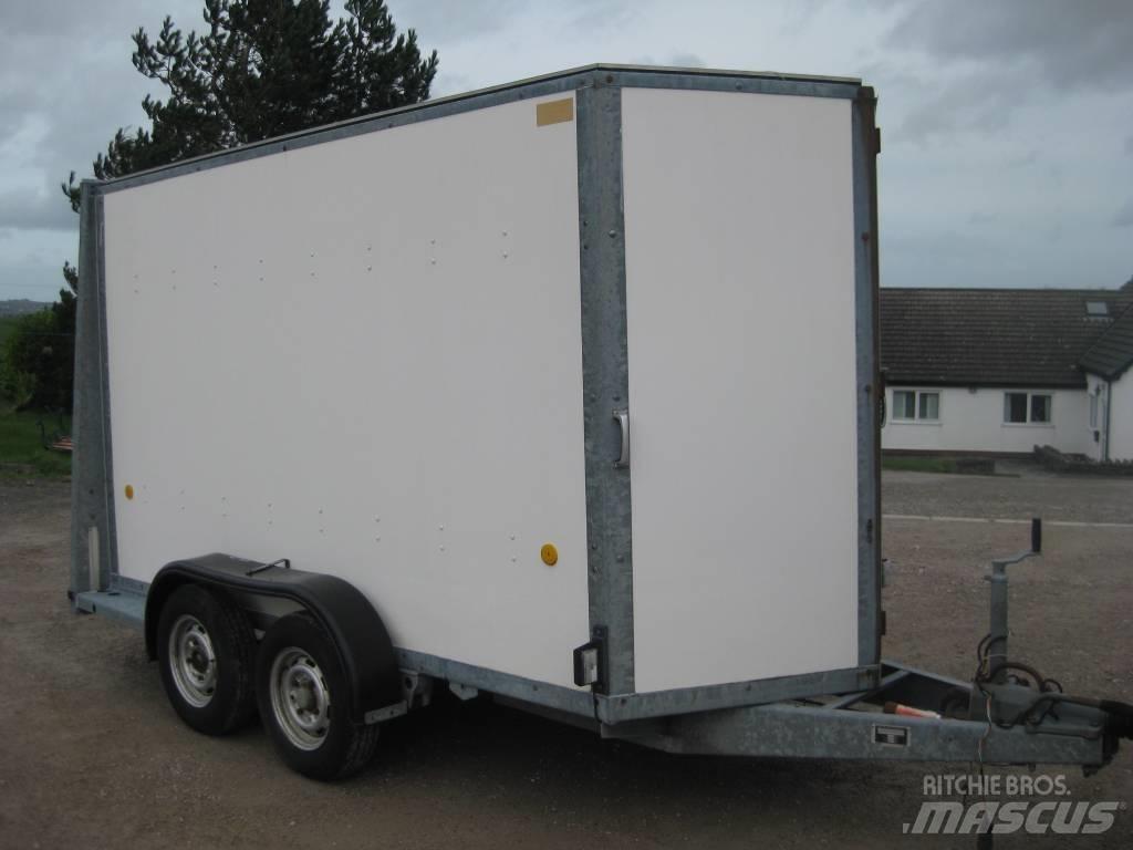 Ifor Williams BV105 厢式拖车