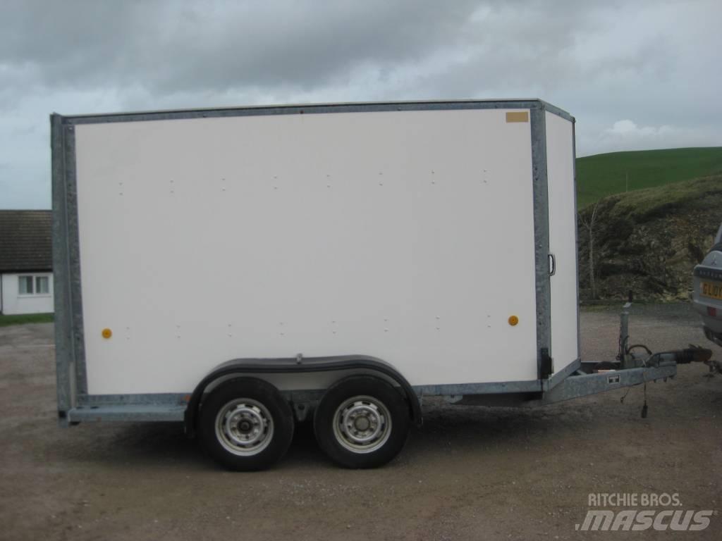 Ifor Williams BV105 厢式拖车